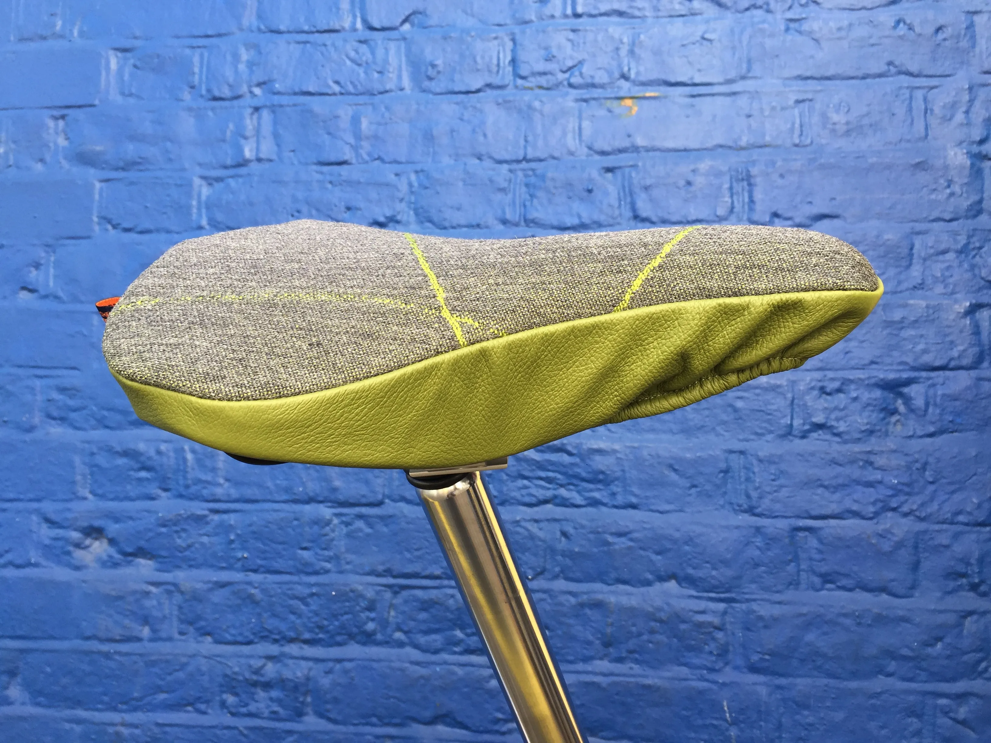 Greenwich Park Saddle Cover - Charcoal & Moss Green