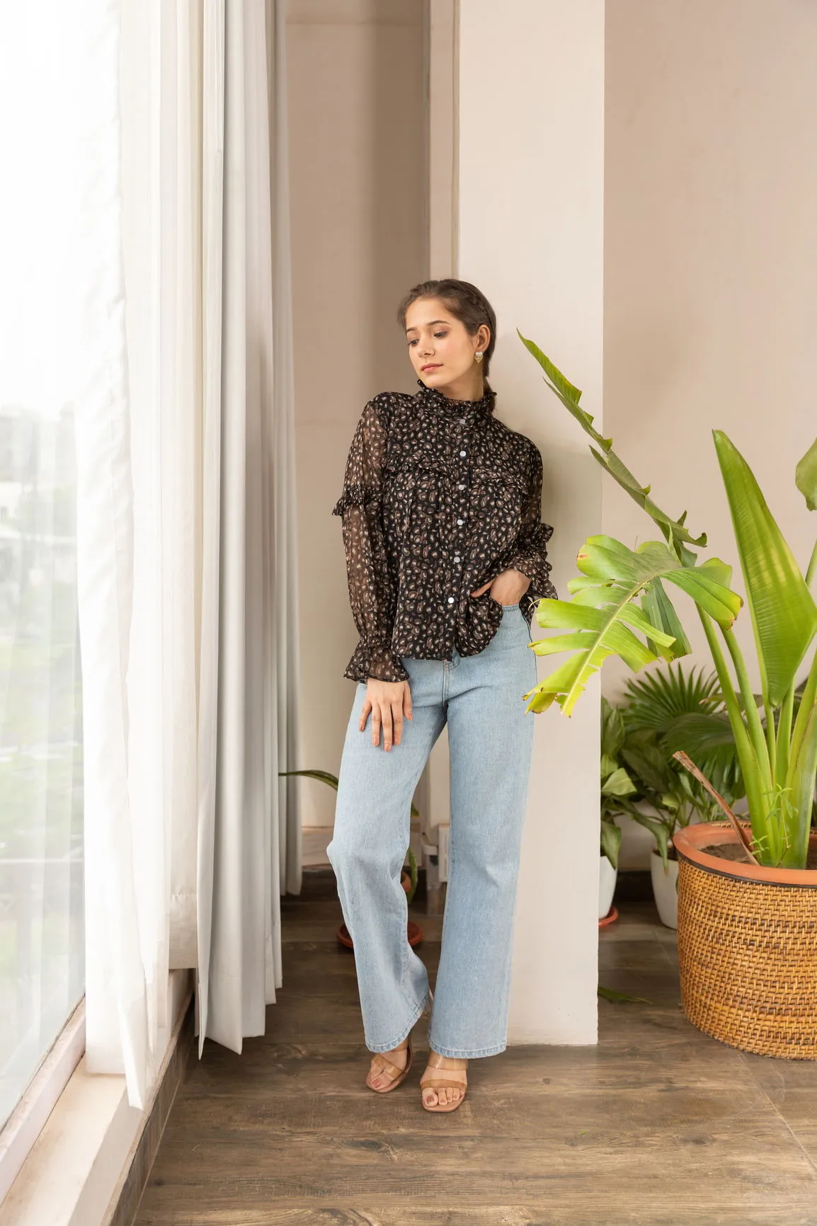 RUFFLE TOP