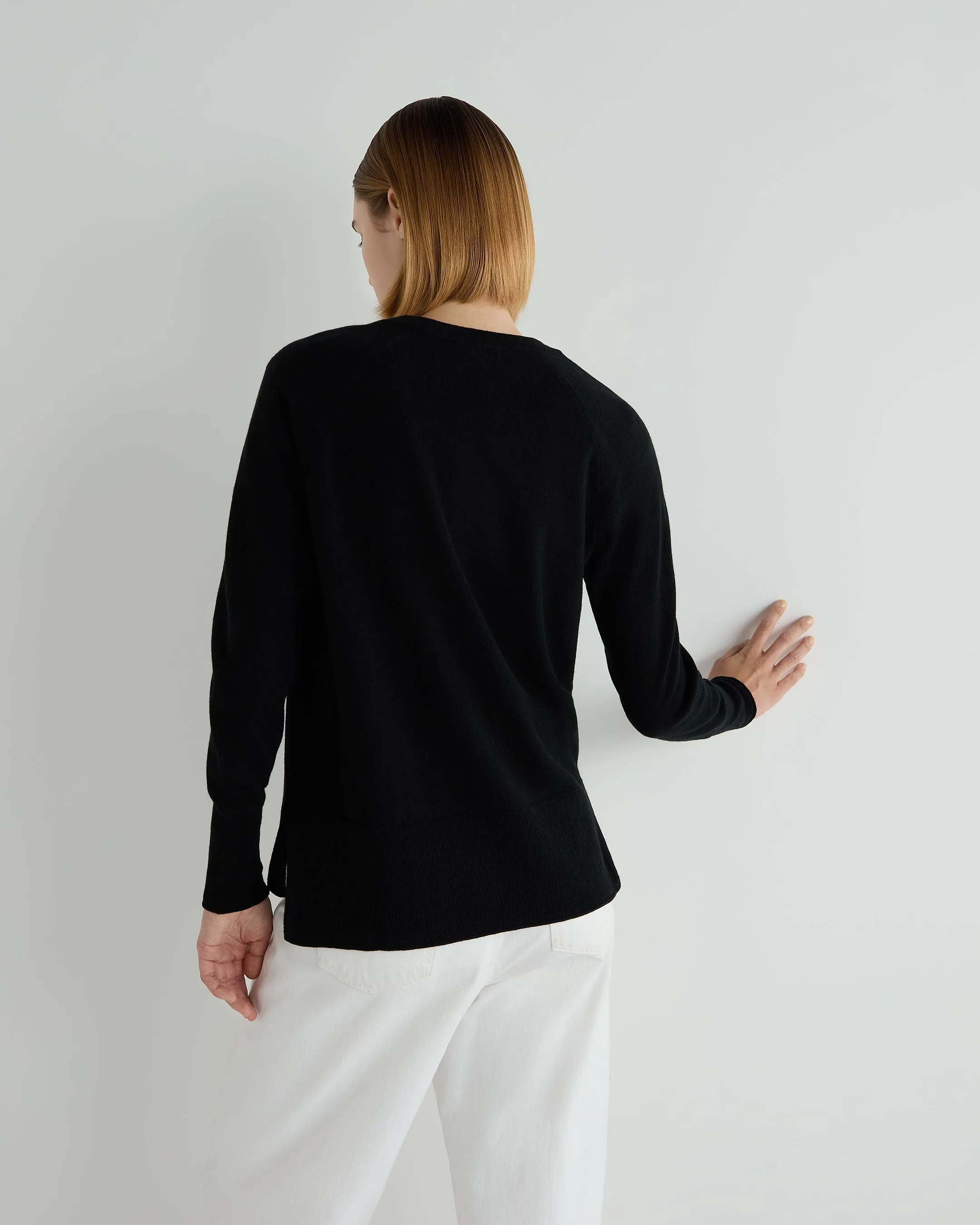 Women's Relaxed V Neck Cashmere Jumper Black