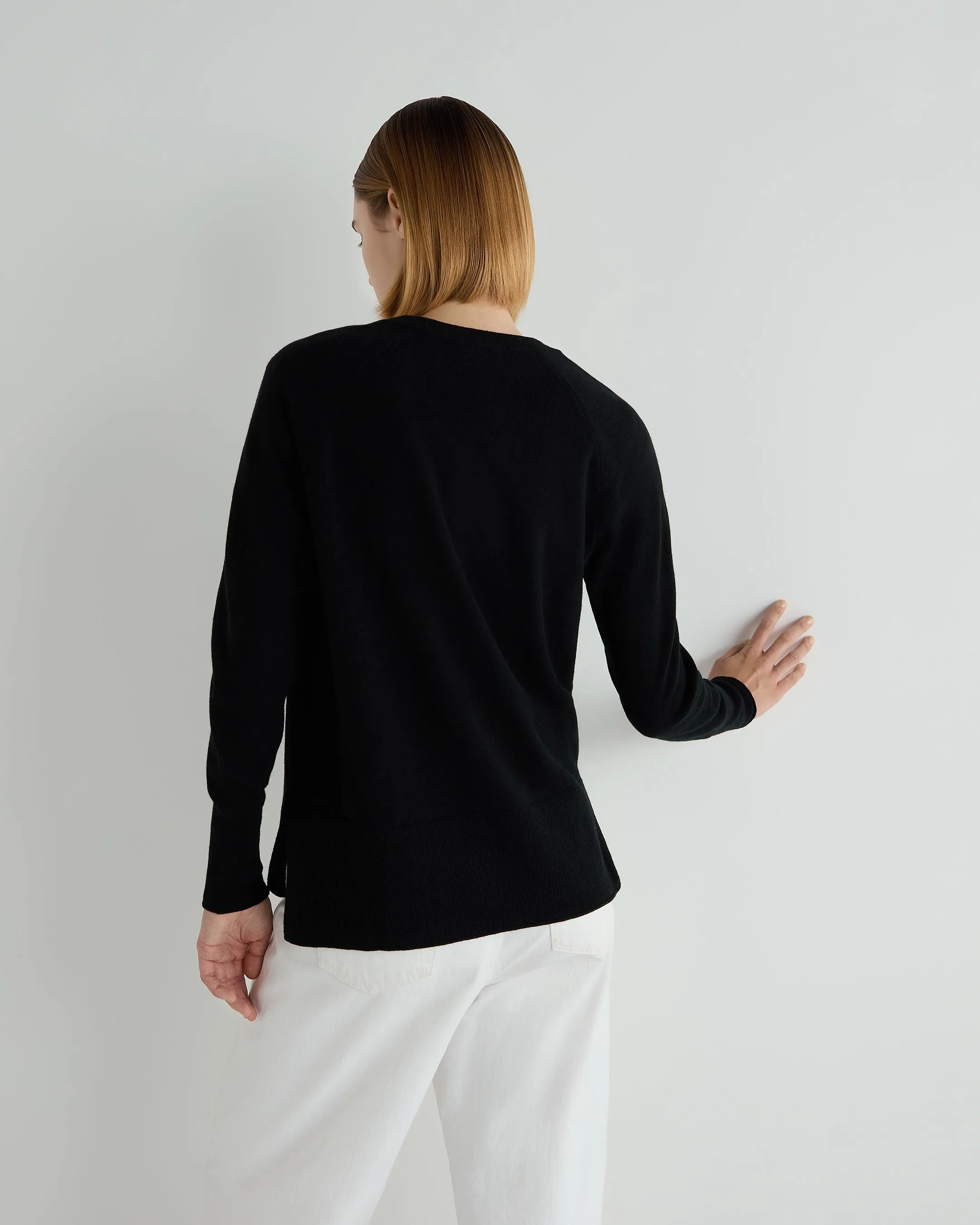 Women's Relaxed V Neck Cashmere Jumper Black